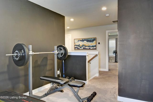 9204 Fox Chase Rd, Louisville, KY 40228