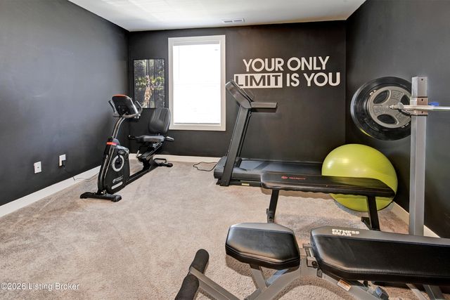 9204 Fox Chase Rd, Louisville, KY 40228