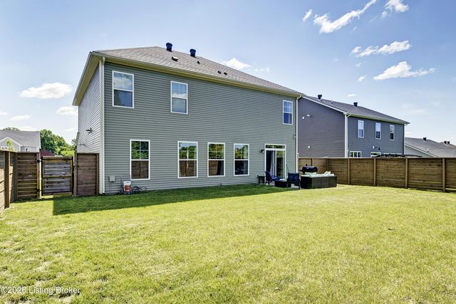 9204 Fox Chase Rd, Louisville, KY 40228