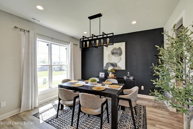 9204 Fox Chase Rd, Louisville, KY 40228