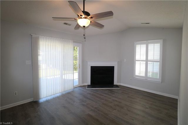 899 Woodland Trace Drive, Winston-salem, NC 27104
