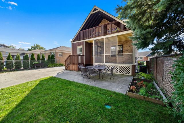 2928 W 98th Street, Evergreen Park, IL 60805