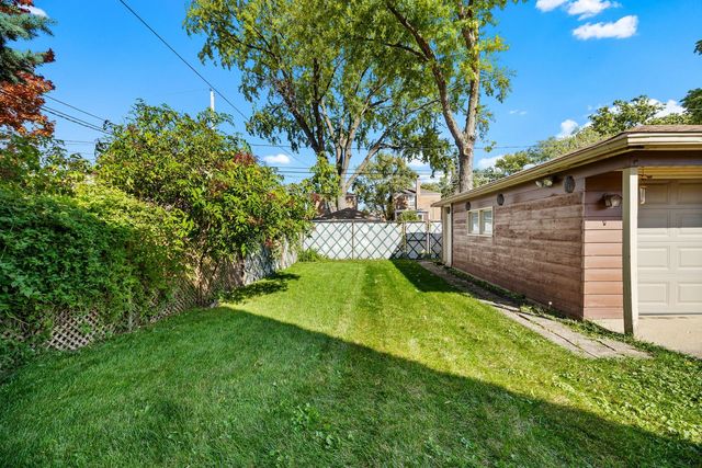 2928 W 98th Street, Evergreen Park, IL 60805