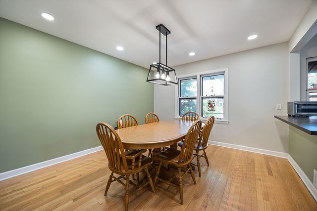 2928 W 98th Street, Evergreen Park, IL 60805