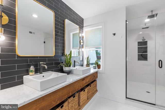 4638 LOCUST ST, Philadelphia, PA 19139
