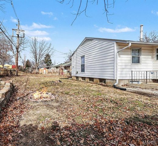 1323 Samoa Drive, St Louis, MO 63126