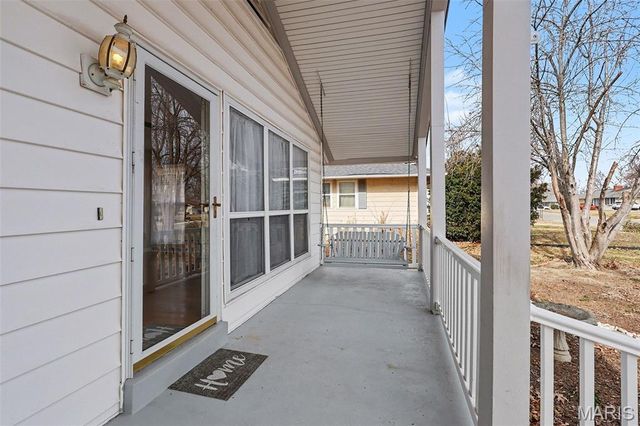 1323 Samoa Drive, St Louis, MO 63126