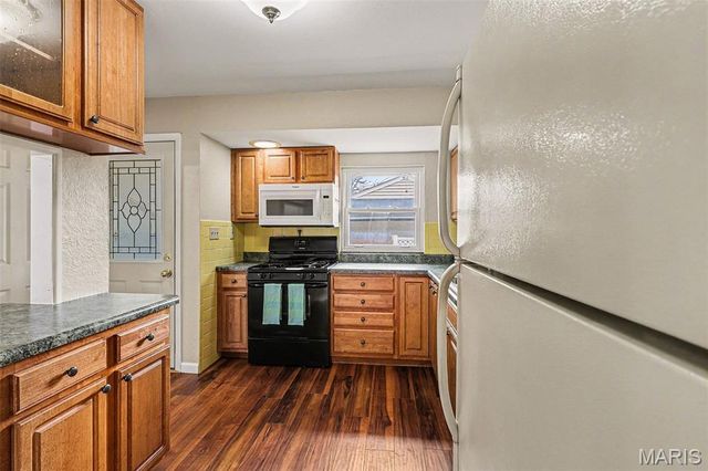 1323 Samoa Drive, St Louis, MO 63126