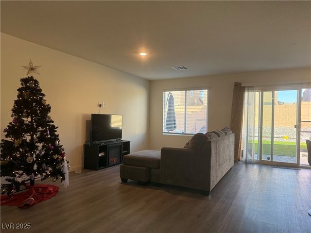 5647 Mesa Sedona Street, North Las Vegas, NV 89081