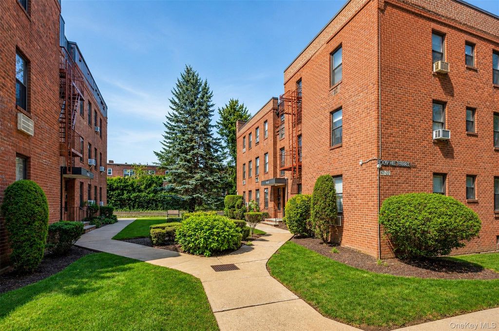 47-22 215th Pl 2B, Bayside, NY 11364 — exterior