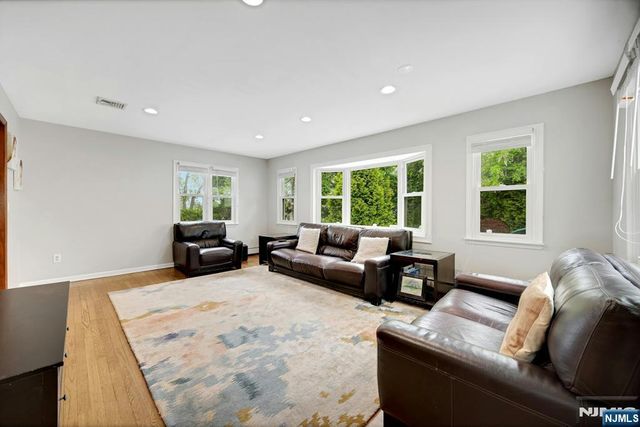 237 North Avenue, Wood Ridge, NJ 07075