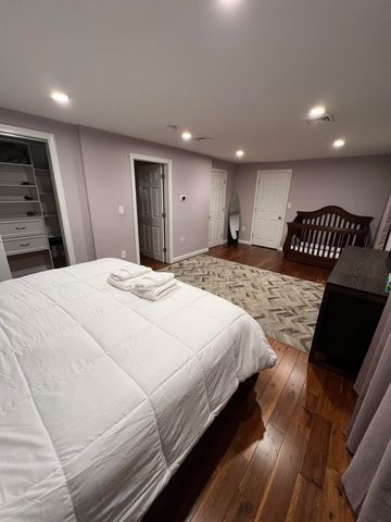 35 Glen Cir, Waltham, MA 02451