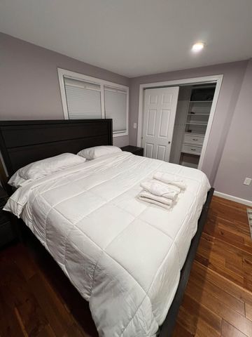 35 Glen Cir, Waltham, MA 02451