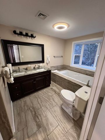 35 Glen Cir, Waltham, MA 02451