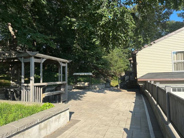 35 Glen Cir, Waltham, MA 02451