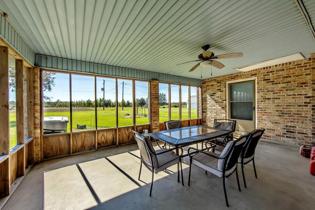 4297 Bayou Black Dr, Houma, LA 70360