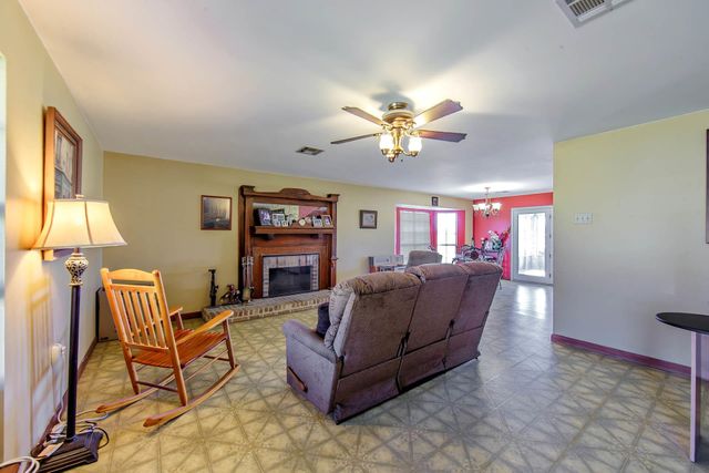 4297 Bayou Black Dr, Houma, LA 70360