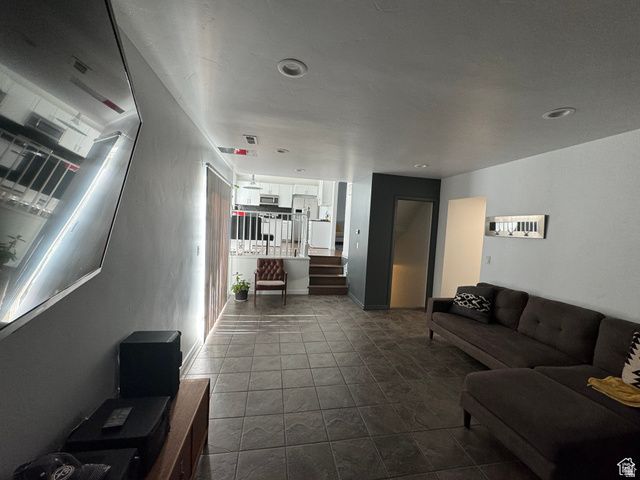 6022 S PARK WOOD W DR, Kearns, UT 84118