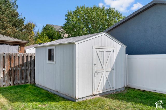 2615 W SILVER CREEK DR, Riverton, UT 84065