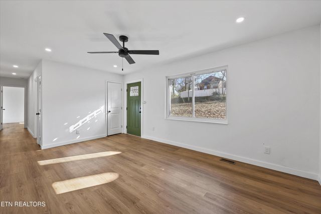 2737 Washington Pike, Knoxville, TN 37917