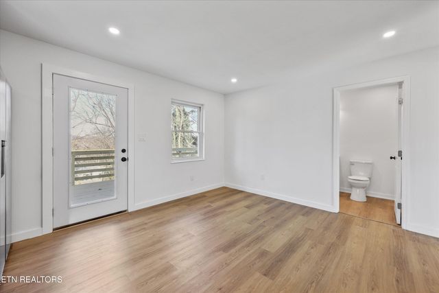 2737 Washington Pike, Knoxville, TN 37917