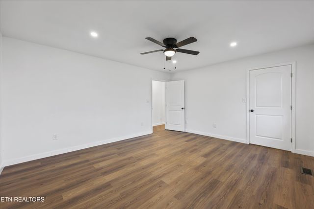 2737 Washington Pike, Knoxville, TN 37917