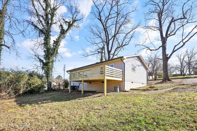 2737 Washington Pike, Knoxville, TN 37917