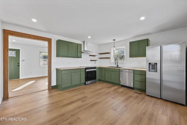 2737 Washington Pike, Knoxville, TN 37917