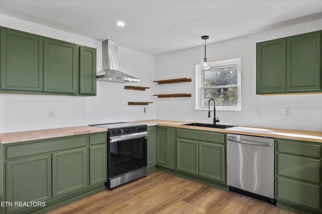 2737 Washington Pike, Knoxville, TN 37917