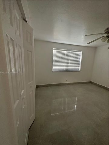 209 SW 5th St, Hallandale Beach, FL 33009