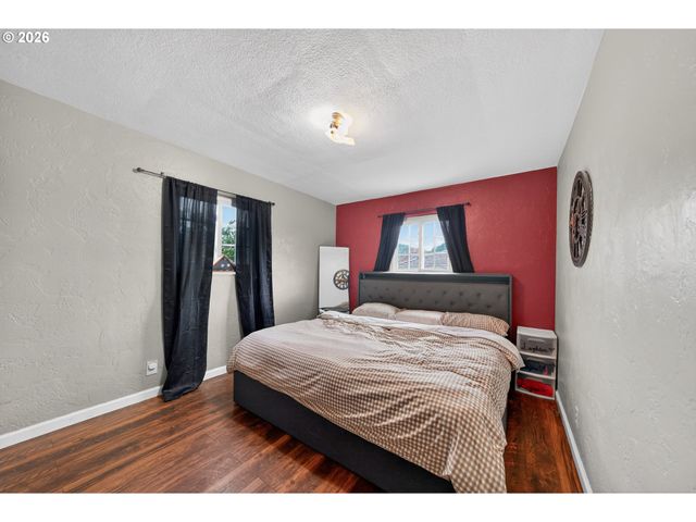 3058 Ne FOLLETT St, Roseburg, OR 97470