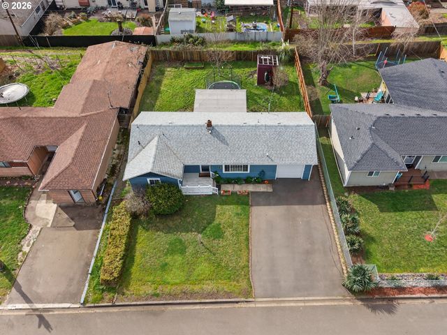 3058 Ne FOLLETT St, Roseburg, OR 97470