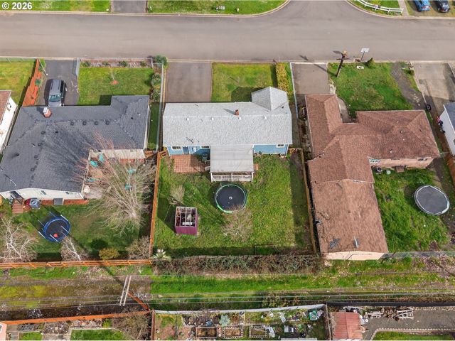 3058 Ne FOLLETT St, Roseburg, OR 97470