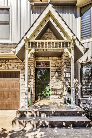 240 E 30th Street, Kansas City, MO 64108