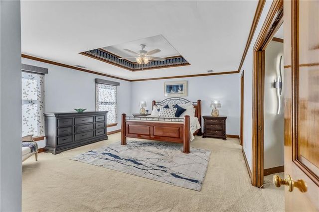 240 E 30th Street, Kansas City, MO 64108