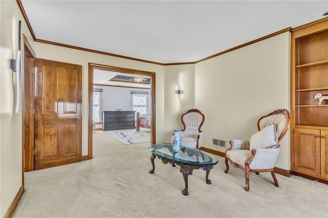 240 E 30th Street, Kansas City, MO 64108