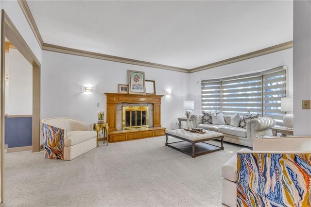 240 E 30th Street, Kansas City, MO 64108