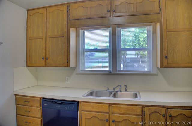 1302 S Fulton Avenue, Tulsa, OK 74112