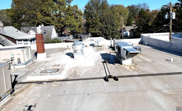 2614 SW 17th ST, Topeka, KS 66604