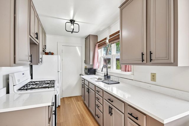 838 174th Street, Hammond, IN 46324