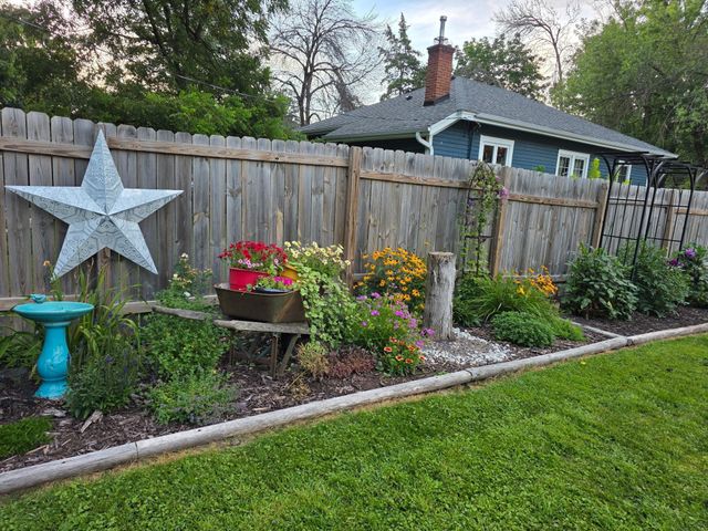 214 18th Street W, Hastings, MN 55033