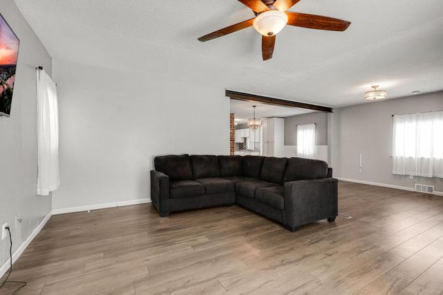 214 18th Street W, Hastings, MN 55033