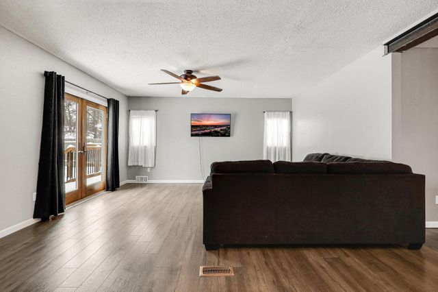 214 18th Street W, Hastings, MN 55033