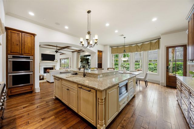 735 Timber Hill Drive, Hedwig Village, TX 77024
