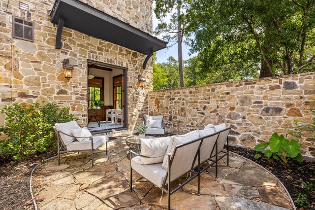 735 Timber Hill Drive, Hedwig Village, TX 77024