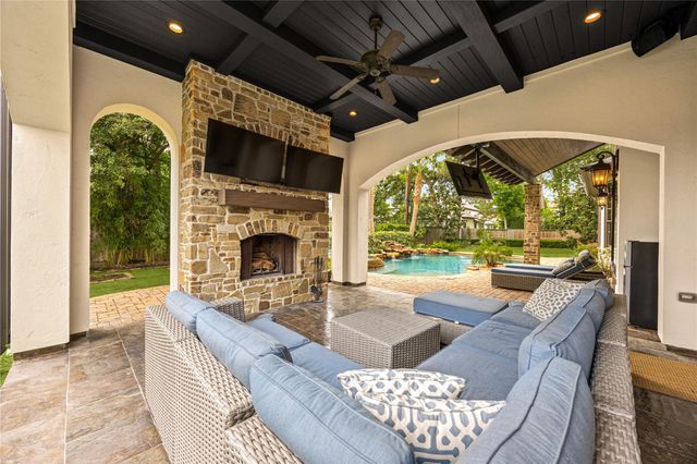 735 Timber Hill Drive, Hedwig Village, TX 77024