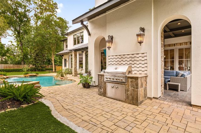 735 Timber Hill Drive, Hedwig Village, TX 77024