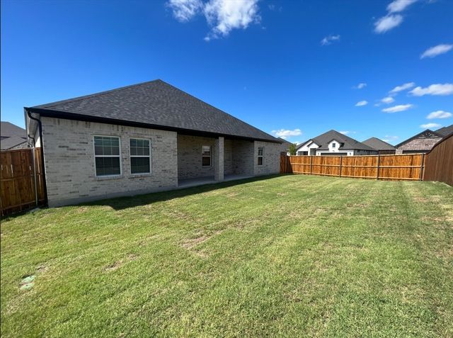 368 Lake Bluff, Lavon, TX 75166
