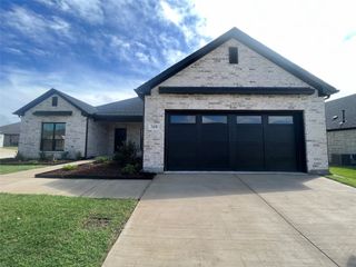 368 Lake Bluff, Lavon, TX 75166