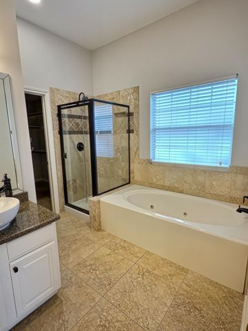 305 Oak Creek Court, League City, TX 77573